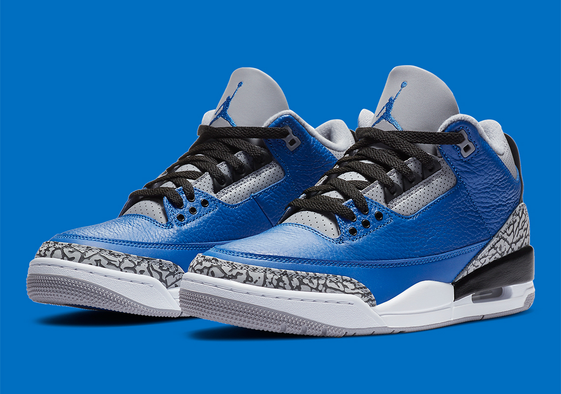 Air Jordan 3 Varsity Royal